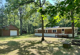 8561 N Harrison Ave, Harrison, MI 48625