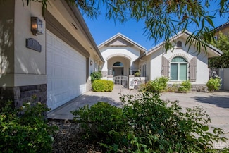 2318 Edingal Dr, Bakersfield, CA 93311