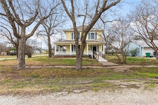 818 E Mclennan Ave, Mart, TX 76664