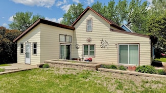 201 3rd Ave NW, Bowman, ND 58623