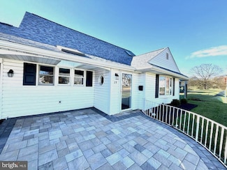 29 Hope Rd, Levittown, PA 19056