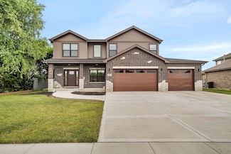 927 Locust Ln, Peotone, IL 60468