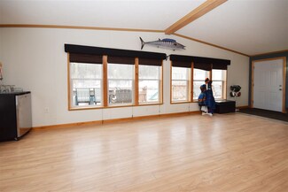 65 Rockledge Rd, Enosburg Falls, VT 05450