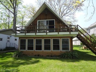 17331 Lakeview Dr, Vandalia, MI 49095