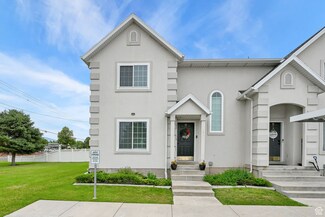 2221 W Davenshire Ln, Taylorsville, UT 84129