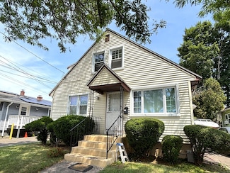 95 Burke St, Hamden, CT 06514