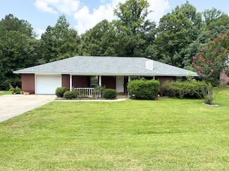 930 Southeast Cir, Hattiesburg, MS 39402
