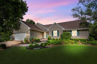 1358 Janet St, Sycamore, IL 60178