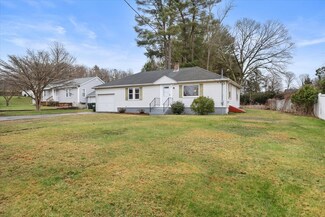 6 Pinehurst Dr, Webster, MA 01570