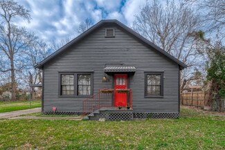 1017 Yorkshire St, Houston, TX 77022