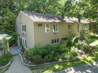 6 Amethyst Way, Falmouth, ME 04105