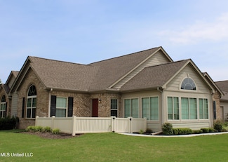 8653 Parkview Oaks Cir, Olive Branch, MS 38654