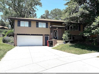 1505 Jo Ln, Yankton, SD 57078