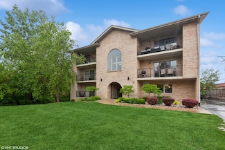 4400 Pershing Ave Unit 3S, Downers Grove, IL 60515