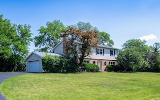 22W046 Mccormick Ave, Glen Ellyn, IL 60137