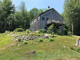 31 Landing Rd S, Hancock, ME 04640