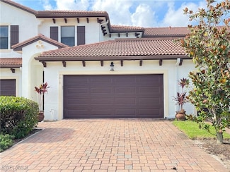 7818 Bristol Cir, Naples, FL 34112
