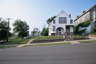1017 Angelique St, Saint Joseph, MO 64501