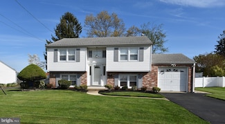 17 Cynwyd Dr, Burlington, NJ 08016