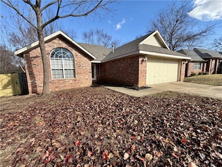 2702 Drexelwood Dr, Springdale, AR 72762