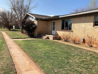 1320 Moody St, Paducah, TX 79248