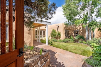 46 Laughing Horse Ln, Santa Fe, NM 87508