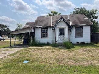 107 Gallia St, Woodsboro, TX 78393
