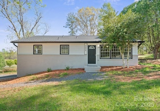 2096 Jay Clark Rd, Morganton, NC 28655