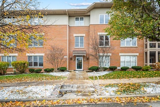10 Ford St Unit 103, Geneva, IL 60134