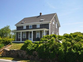 785 Lakeside Dr, Block Island, RI 02807