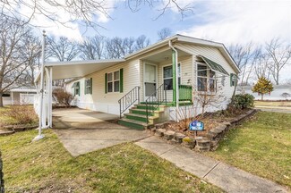 79 Periwinkle Dr, Olmsted Falls, OH 44138