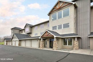 8905 Occidental Rd Unit 202, Yakima, WA 98903