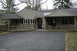 452 Lakeview Dr, Lititz, PA 17543