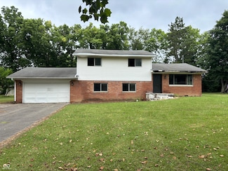 2712 Westleigh Dr, Indianapolis, IN 46268