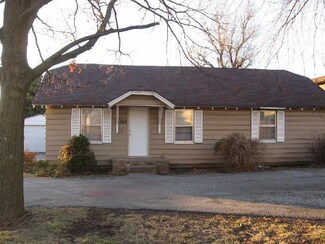 1955 S Ingram Mill Rd, Springfield, MO 65804