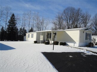 1543 Lee Ln, Grove City, PA 16127