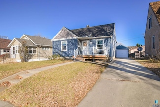 1510 E 8th St, Sioux Falls, SD 57103