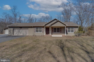 97 Bayonet Ct, Berkeley Springs, WV 25411
