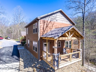 1012 Ravens Ford Way, Sevierville, TN 37876