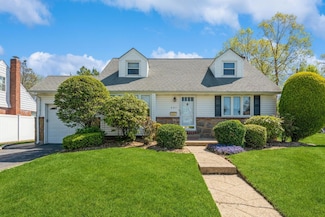 221 Wickshire Dr, East Meadow, NY 11554