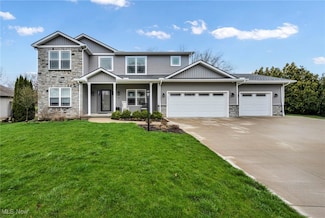 4253 Vincent Dr, Seven Hills, OH 44131