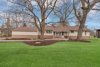 3N531 Locust Ave, West Chicago, IL 60185