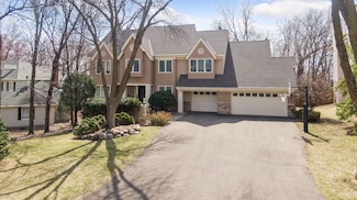 19855 Muirfield Cir, Excelsior, MN 55331