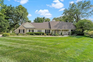 608 Indian Trail Dr, Saint Charles, MO 63301