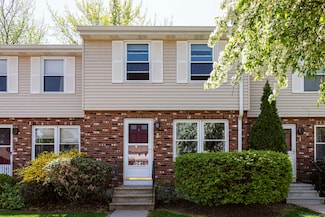 2 Saint Marc Cir Unit R, South Windsor, CT 06074