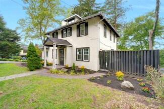 100 Palmer Place, Leonia, NJ 07605