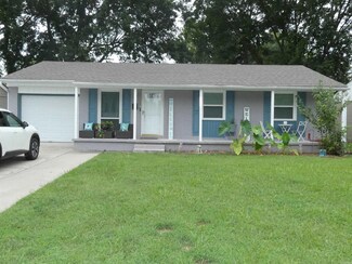 6620 Farmstead Rd, North Little Rock, AR 72117