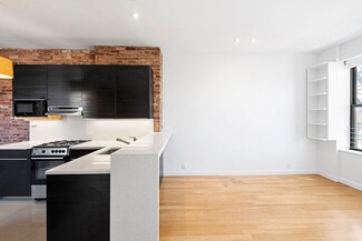 64 Macdougal St Unit 15, New York, NY 10012