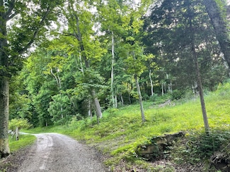 7 Utopia Rd, Union Township, IN 47525