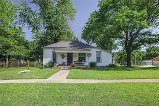 311 E Mary St, Yates Center, KS 66783